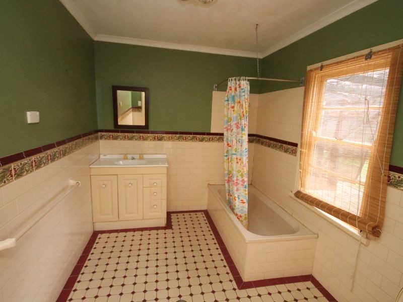 22 Gilchrist Street, Inverell NSW 2360