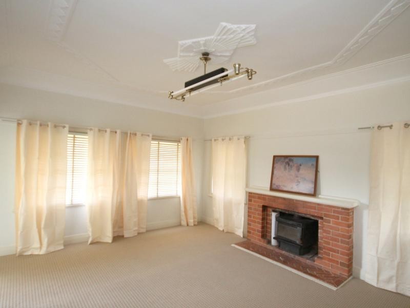 4 Warialda Road, Inverell NSW 2360