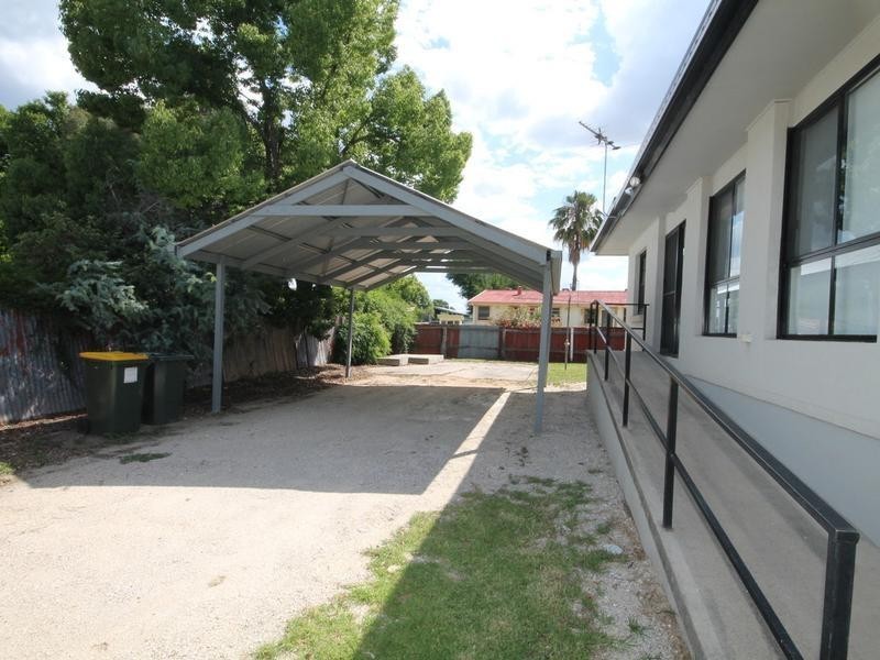 4 Warialda Road, Inverell NSW 2360