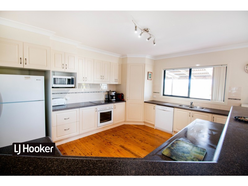 33 Wolbah Close, Inverell NSW 2360