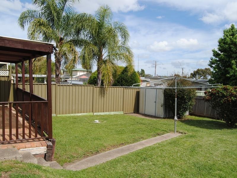 13 Lauder Street, Inverell NSW 2360