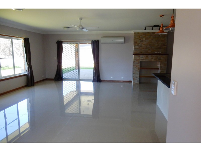 12 Stainfield Drive, Inverell NSW 2360