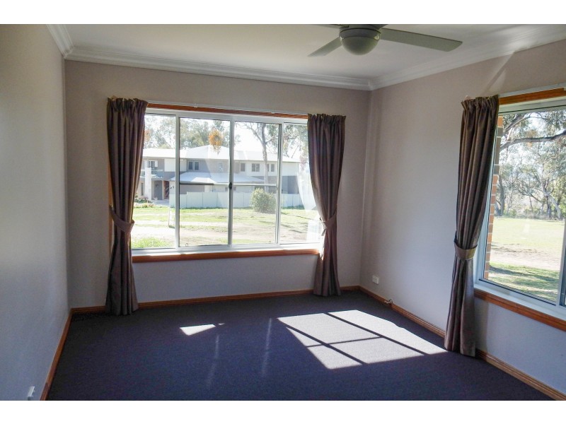 12 Stainfield Drive, Inverell NSW 2360