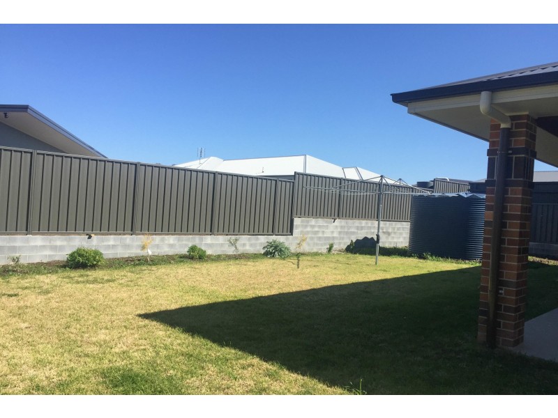 12 Stainfield Drive, Inverell NSW 2360