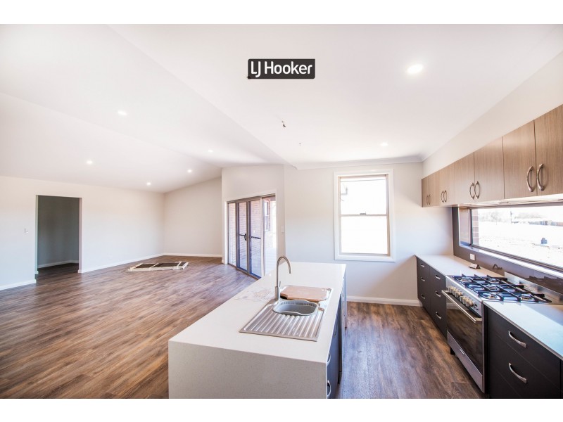 9 Talbragar Close, Inverell NSW 2360