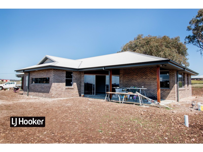 9 Talbragar Close, Inverell NSW 2360