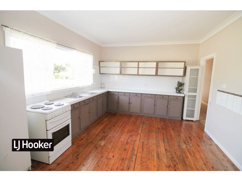 8 Castle Street, Inverell NSW 2360