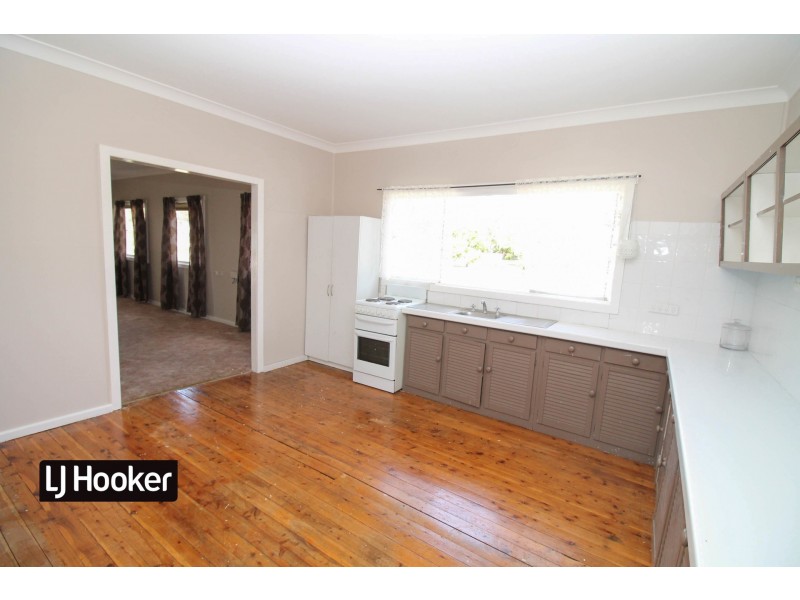 8 Castle Street, Inverell NSW 2360