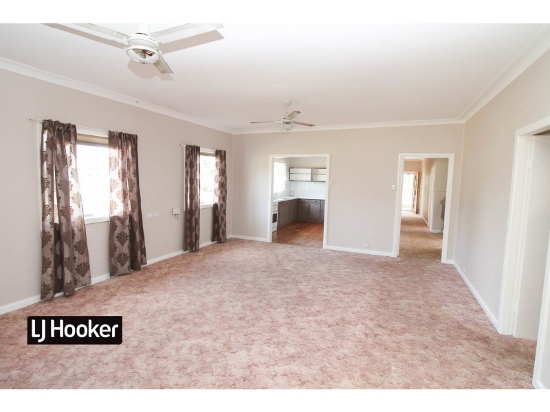 8 Castle Street, Inverell NSW 2360