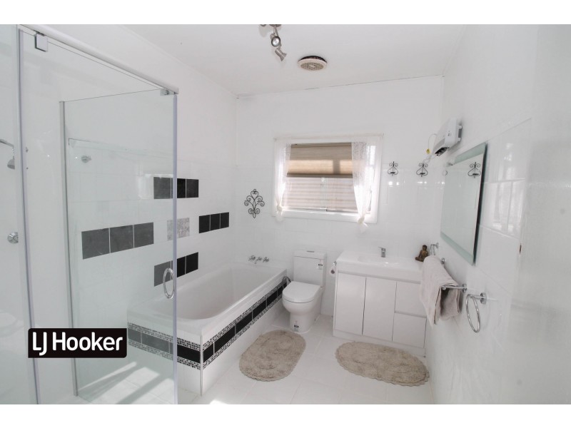 8 Castle Street, Inverell NSW 2360