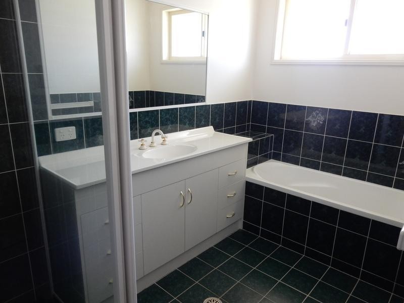 27 Crestview Place, Inverell NSW 2360