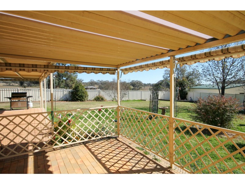 27 Crestview Place, Inverell NSW 2360