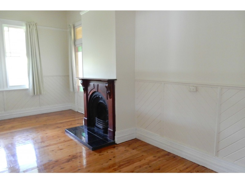 19 Chester Street, Inverell NSW 2360