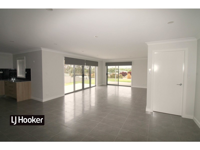 5 Brownleigh Vale Drive, Inverell NSW 2360