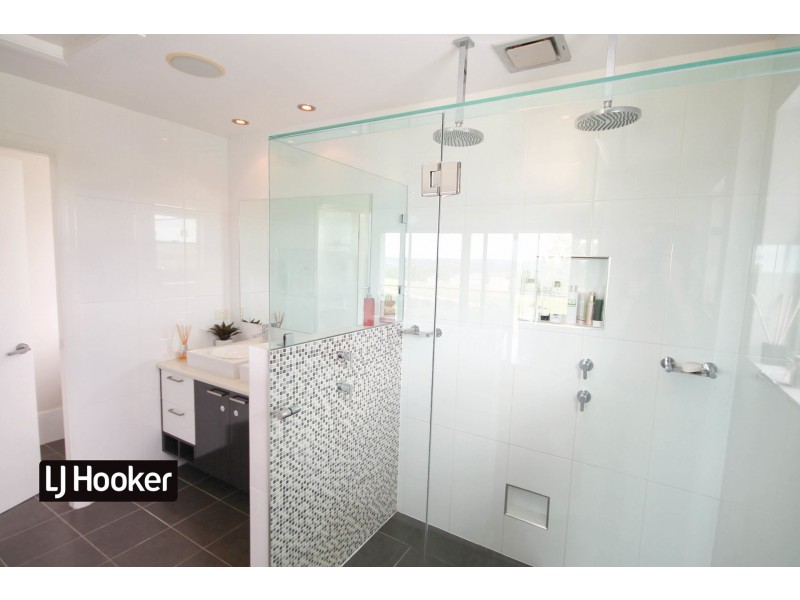 90A Doncaster Drive, Inverell NSW 2360