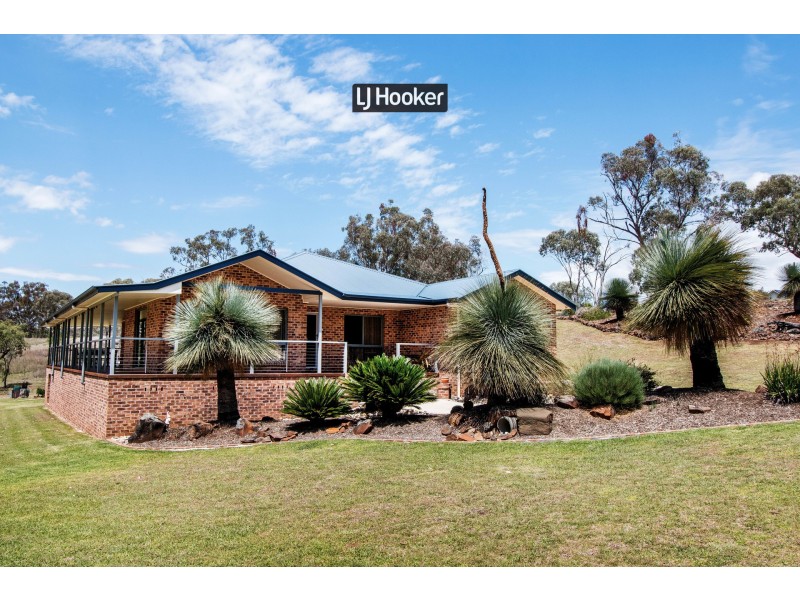76 Ditzells Drive, Inverell NSW 2360