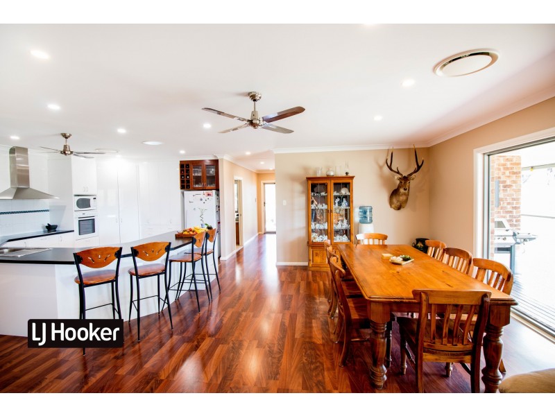 76 Ditzells Drive, Inverell NSW 2360