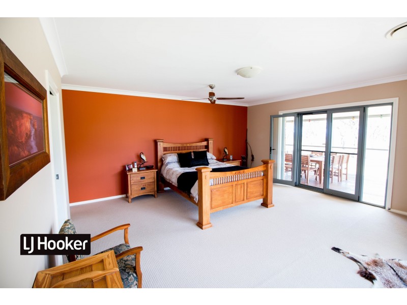 76 Ditzells Drive, Inverell NSW 2360