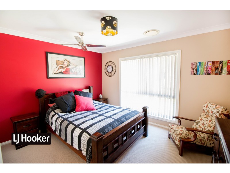 76 Ditzells Drive, Inverell NSW 2360