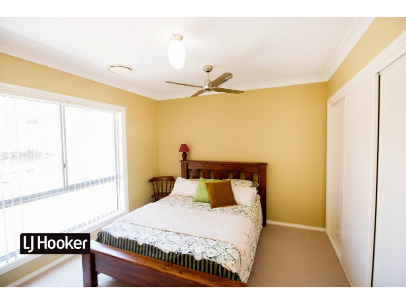 76 Ditzells Drive, Inverell NSW 2360