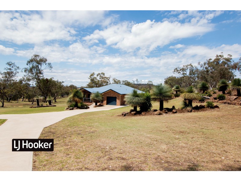 76 Ditzells Drive, Inverell NSW 2360
