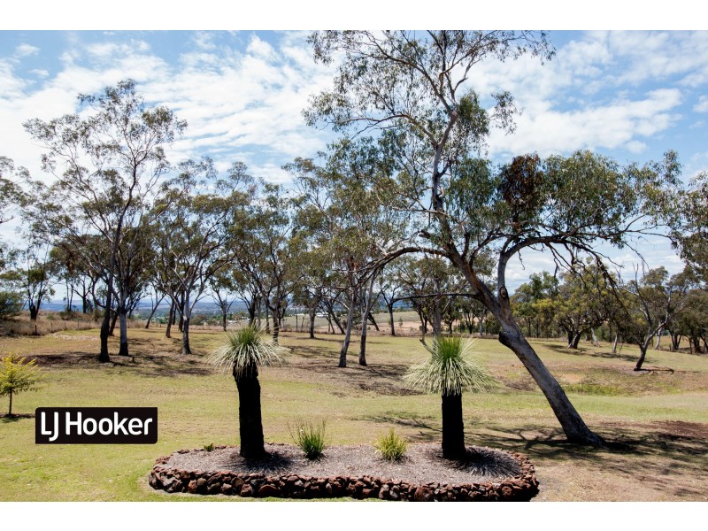 76 Ditzells Drive, Inverell NSW 2360