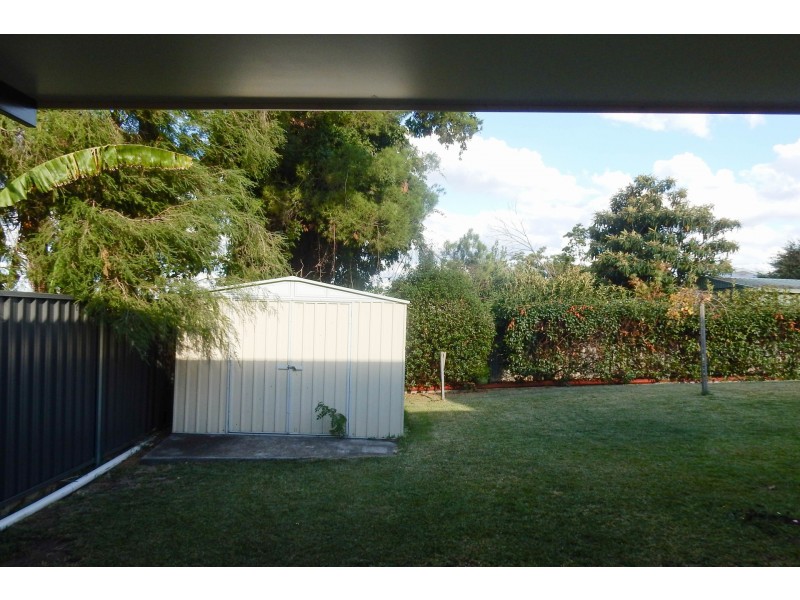 42 Gordon Street, Inverell NSW 2360