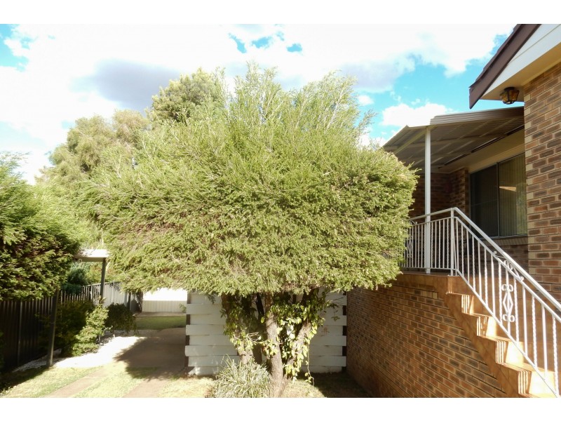 42 Gordon Street, Inverell NSW 2360