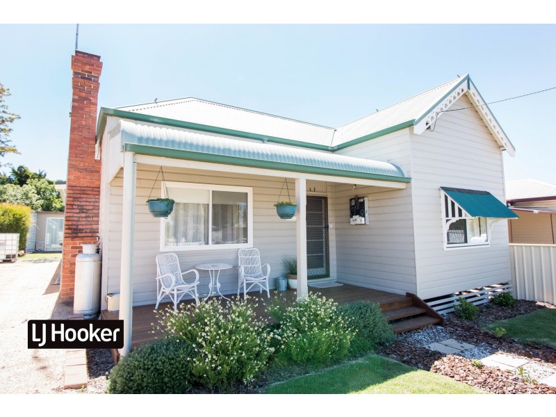 28 Swan Street, Inverell NSW 2360
