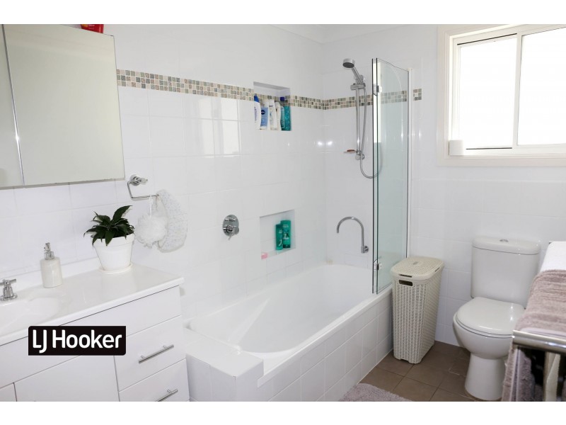 28 Swan Street, Inverell NSW 2360