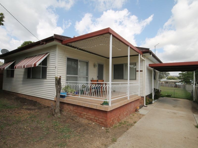 2 Girle Street, Inverell NSW 2360