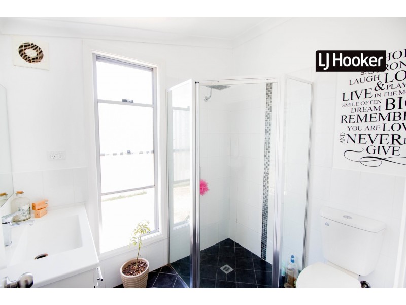 24 Jack Street, Inverell NSW 2360