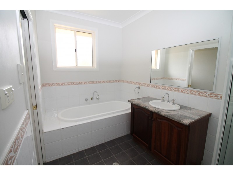 1a Brae Street, Inverell NSW 2360