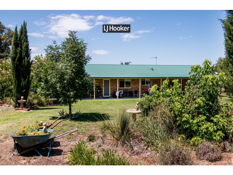 5 Delvyn Drive, Inverell NSW 2360