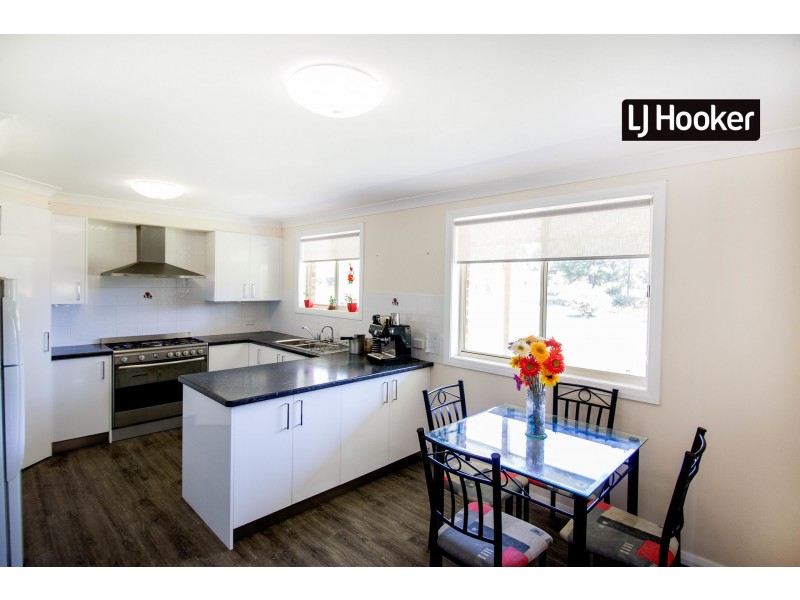 5 Delvyn Drive, Inverell NSW 2360