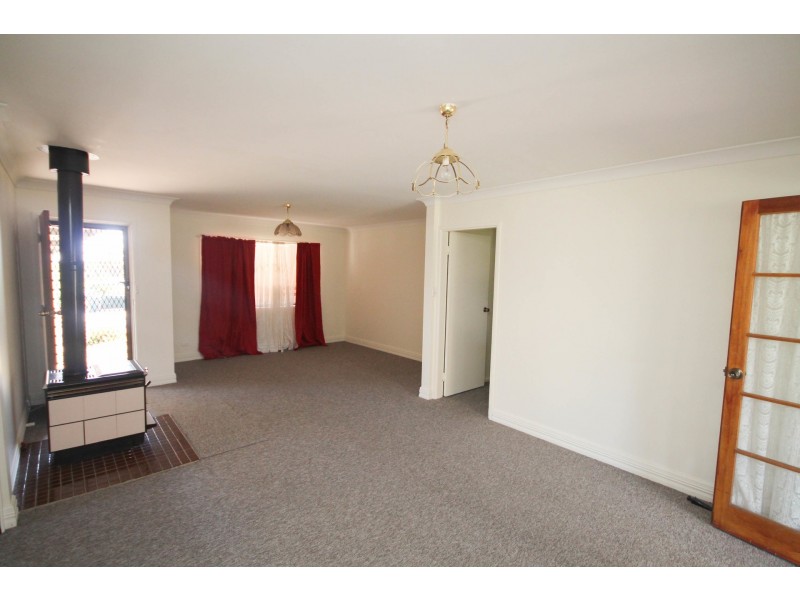 8 Jacaranda Crescent, Inverell NSW 2360