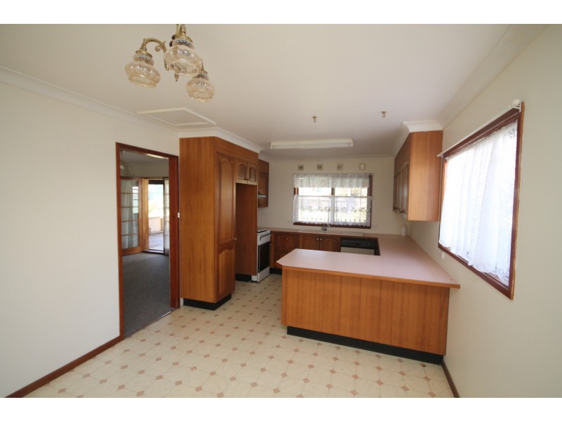 8 Jacaranda Crescent, Inverell NSW 2360