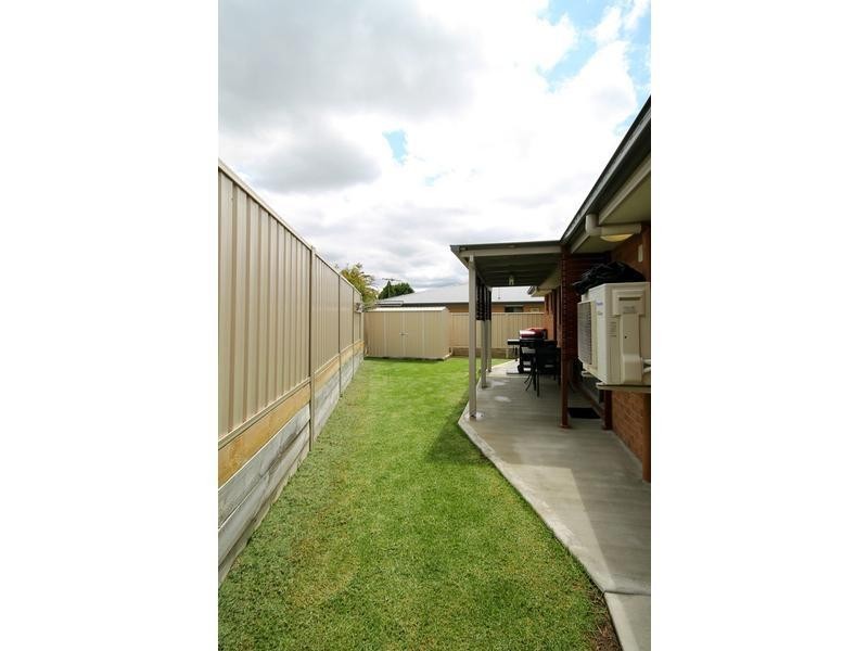 12A Brownleigh Vale Drive, Inverell NSW 2360