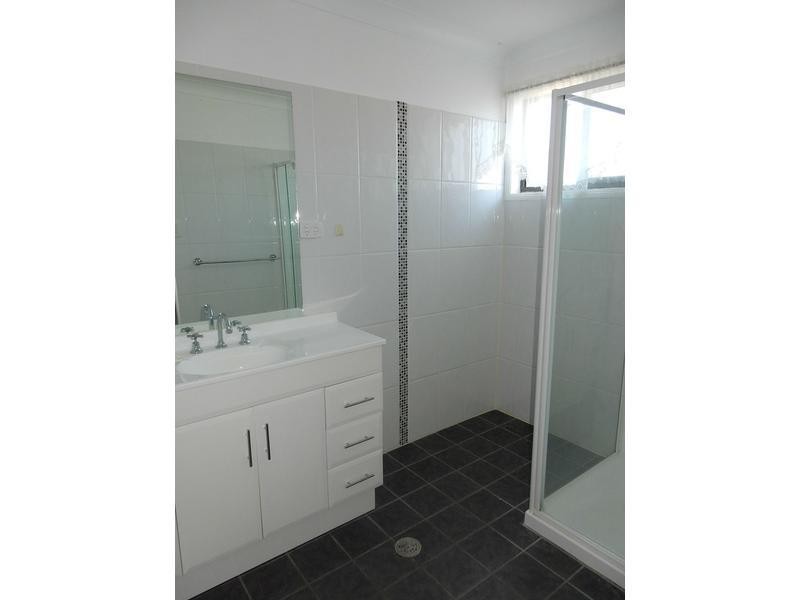 2A Urabatta Street, Inverell NSW 2360