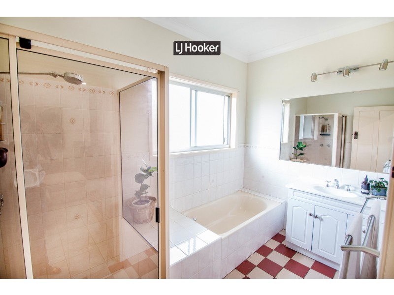 22 George Street, Inverell NSW 2360