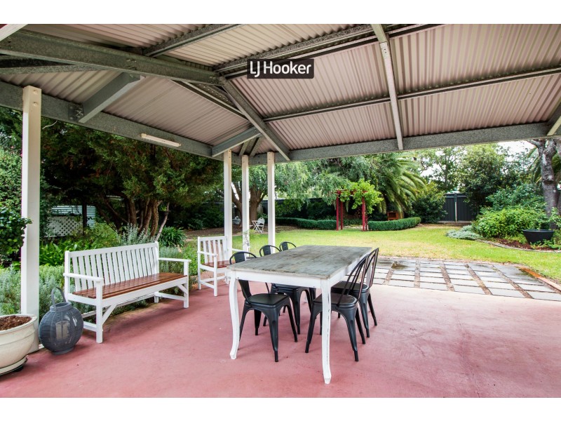 22 George Street, Inverell NSW 2360