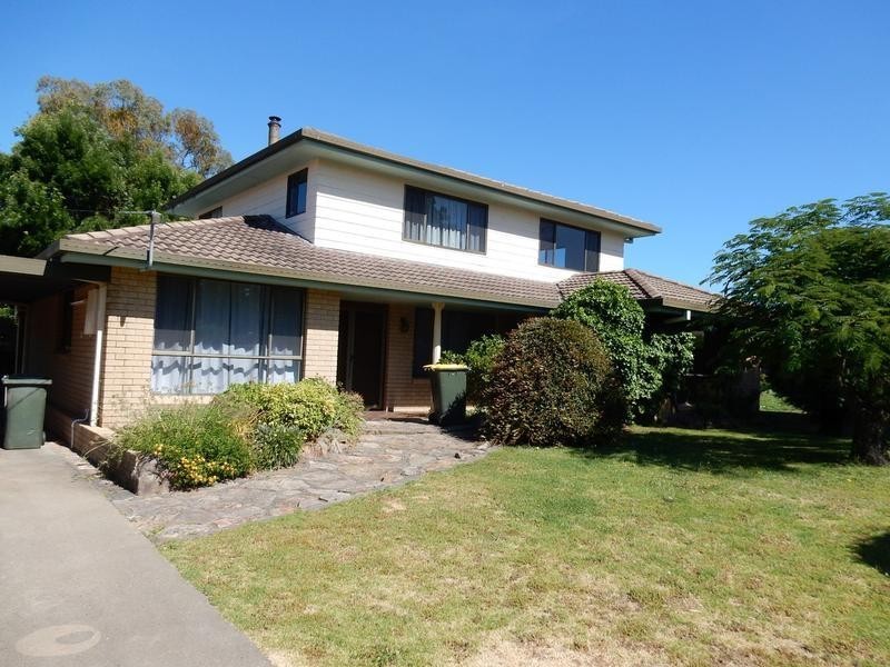 14 Victoria Street, Inverell NSW 2360