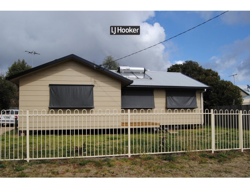 4 Burnett Street, Inverell NSW 2360