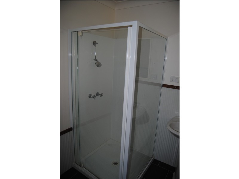 4 Burnett Street, Inverell NSW 2360