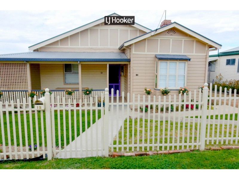 12 Urabatta Street, Inverell NSW 2360