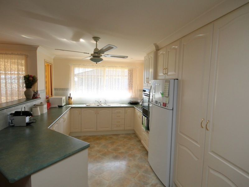 27 Crestview Place, Inverell NSW 2360