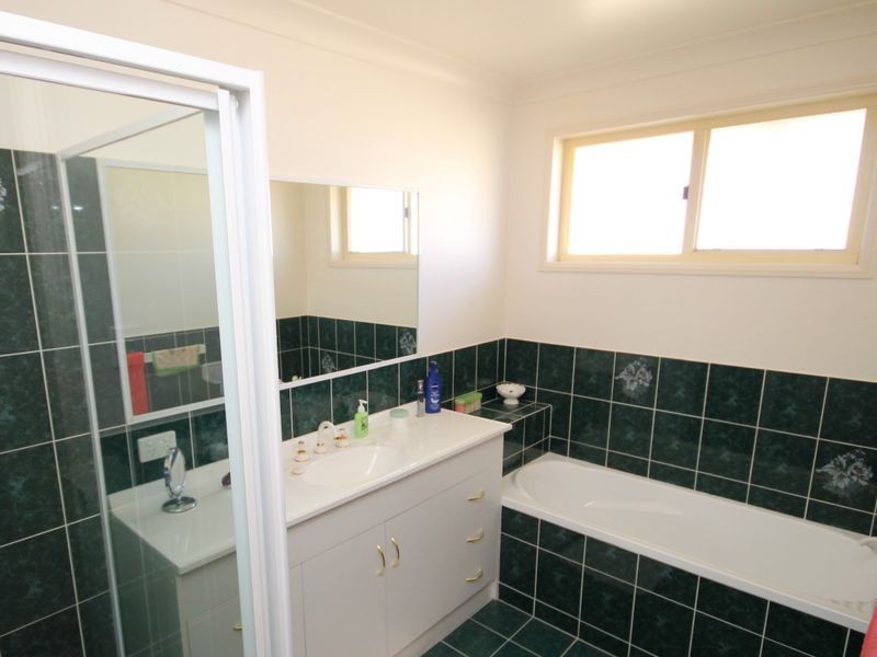 27 Crestview Place, Inverell NSW 2360