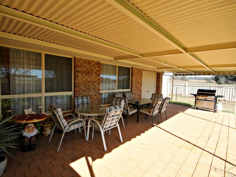 27 Crestview Place, Inverell NSW 2360