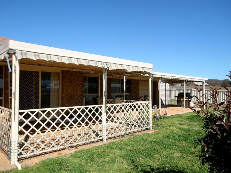 27 Crestview Place, Inverell NSW 2360