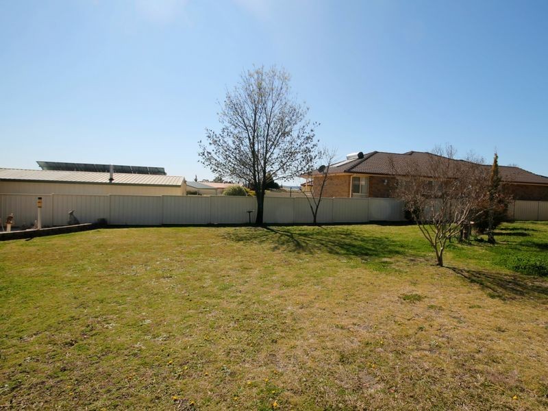27 Crestview Place, Inverell NSW 2360